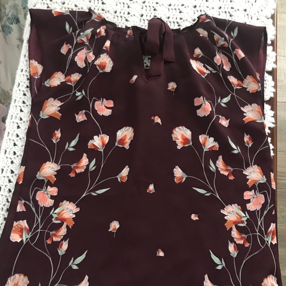 Lauren Conrad blouse - Picture 2 of 3